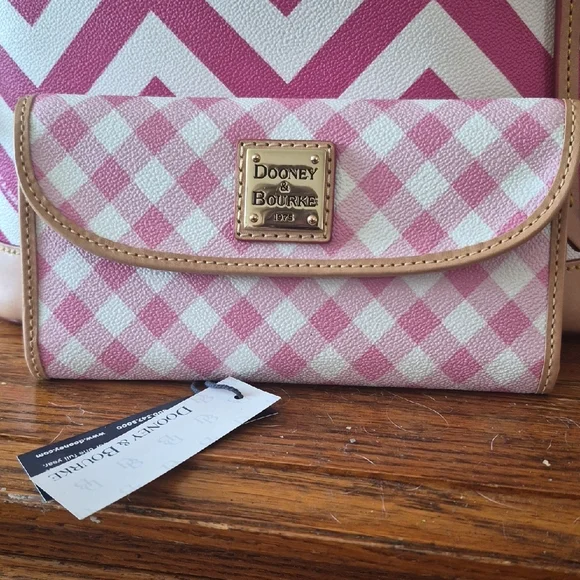 Dooney & Bourke Pink  Cream Chevron Satchel  Matching Wallet Brand New Tags - Picture 2 of 4